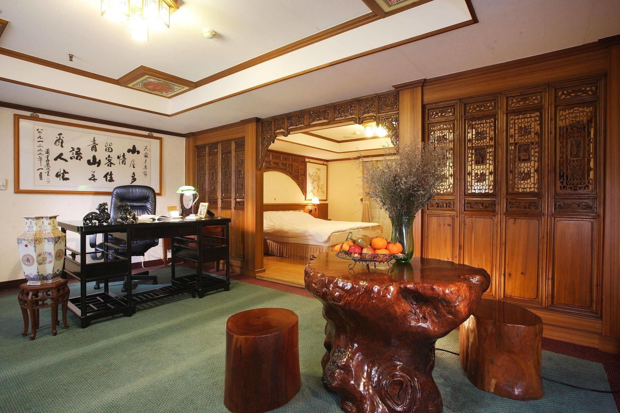 Kingdom Hotel Hsinchu Esterno foto