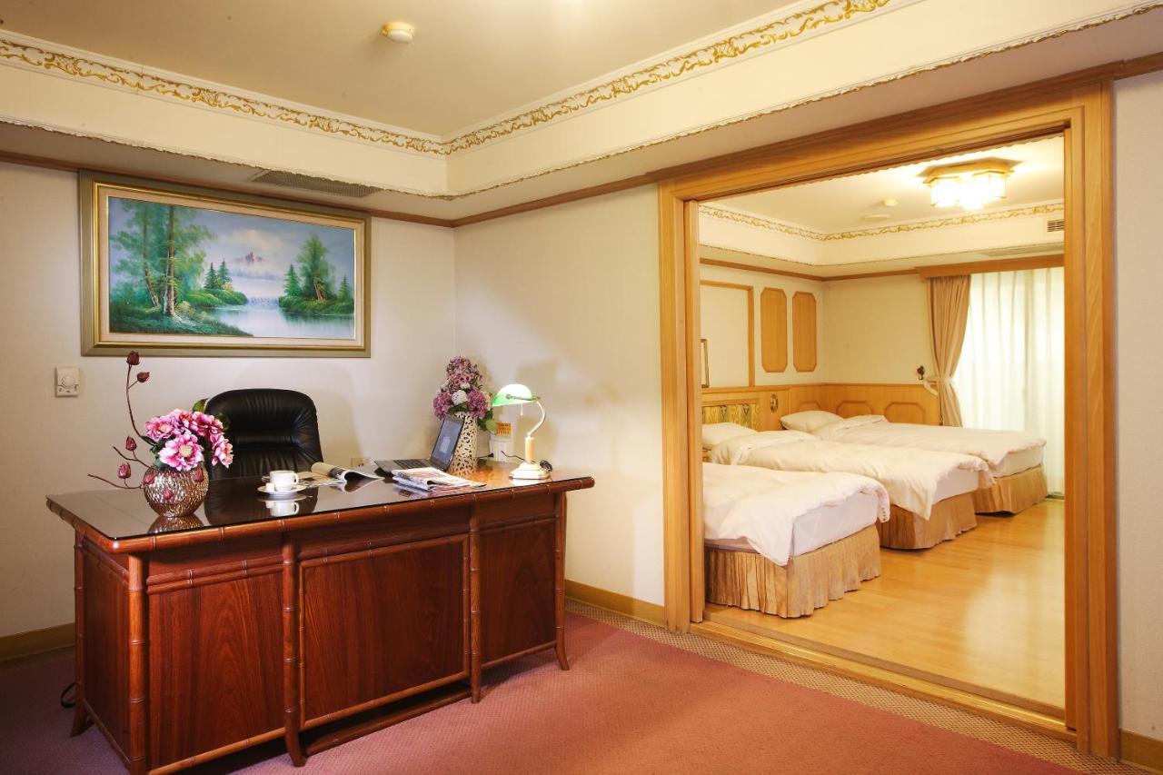 Kingdom Hotel Hsinchu Esterno foto